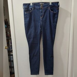 Sexy, Like-new Torrid jeggings sz 22T